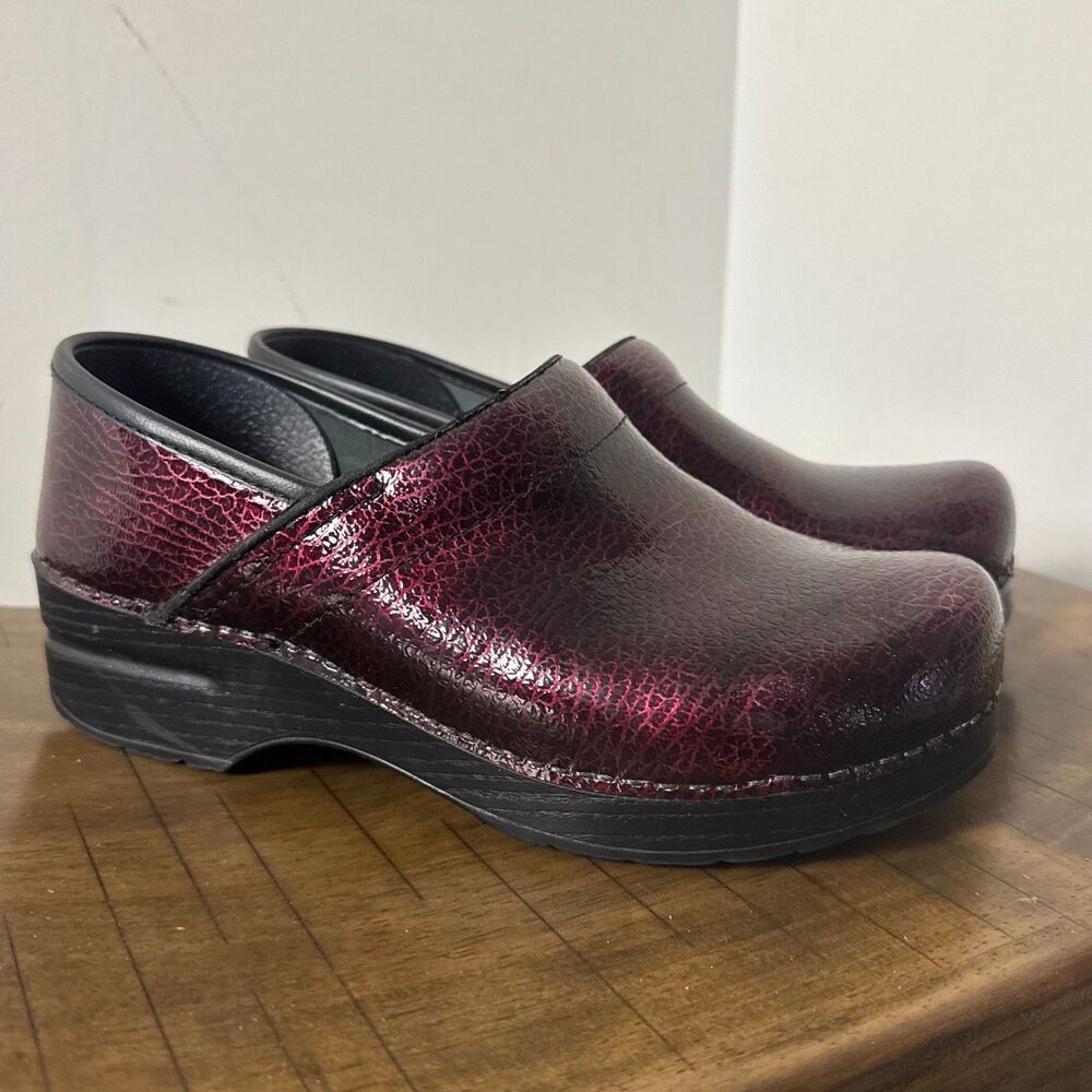 Dansko Clogs Womens 38 Burgundy Metallic Nurse Work Comfort Slip On Shoes